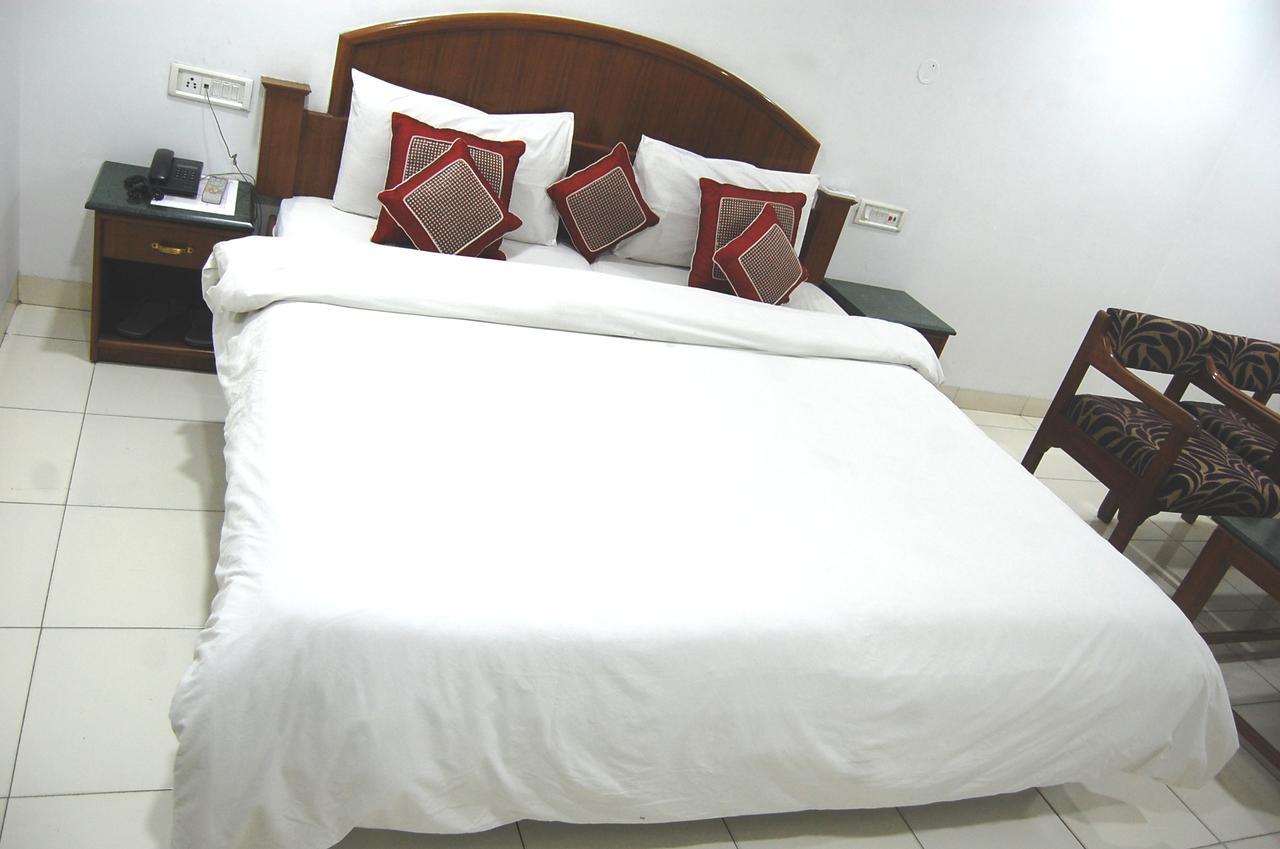 Oyo Flagship 40314 Hotel Victoria International Amritsar Exterior photo