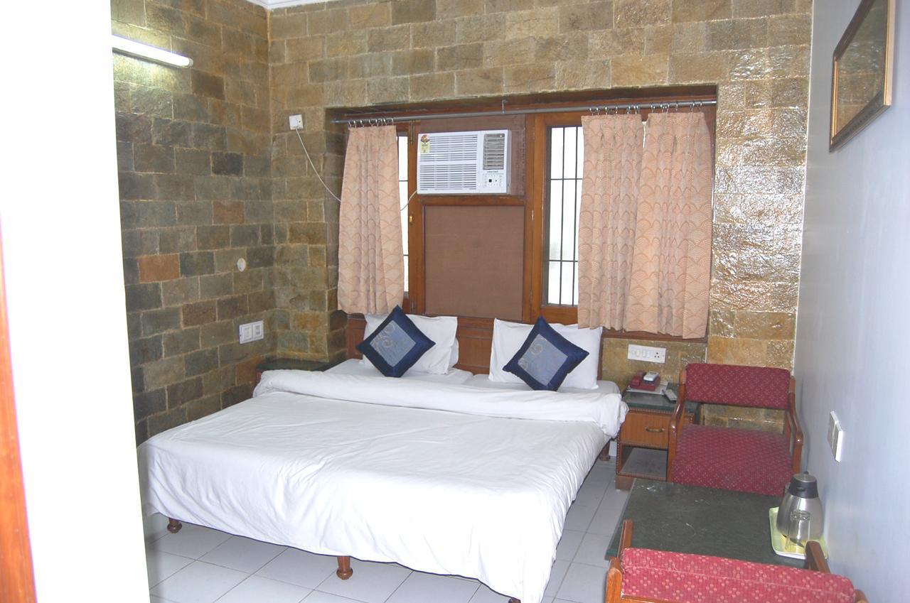 Oyo Flagship 40314 Hotel Victoria International Amritsar Exterior photo